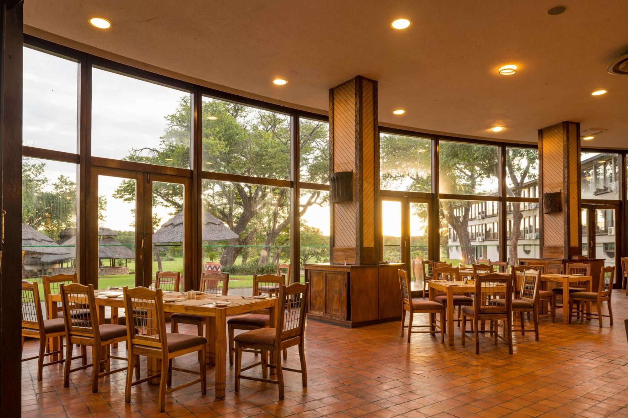 Hwange Safari Lodge Dete Ngoại thất bức ảnh